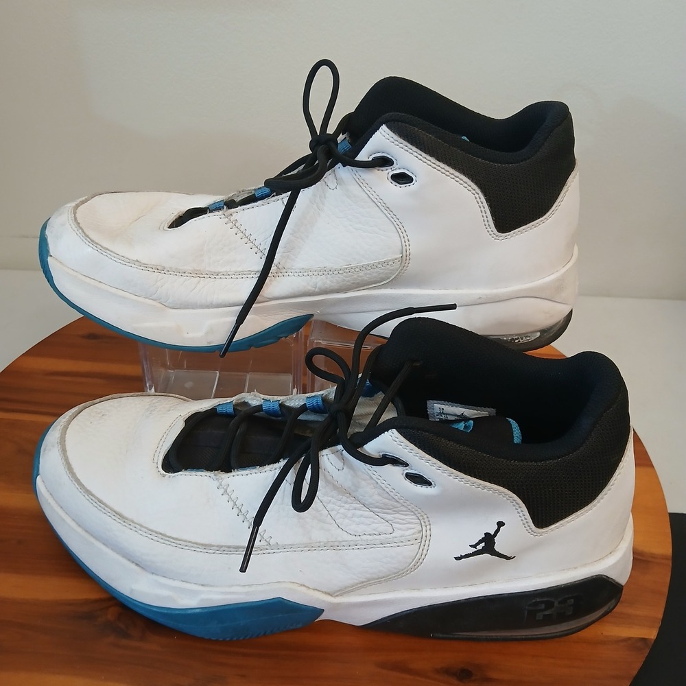 Jordan Max Aura 3 Men Size 12 White Blue Running Shoes Sneakers CZ4167-103